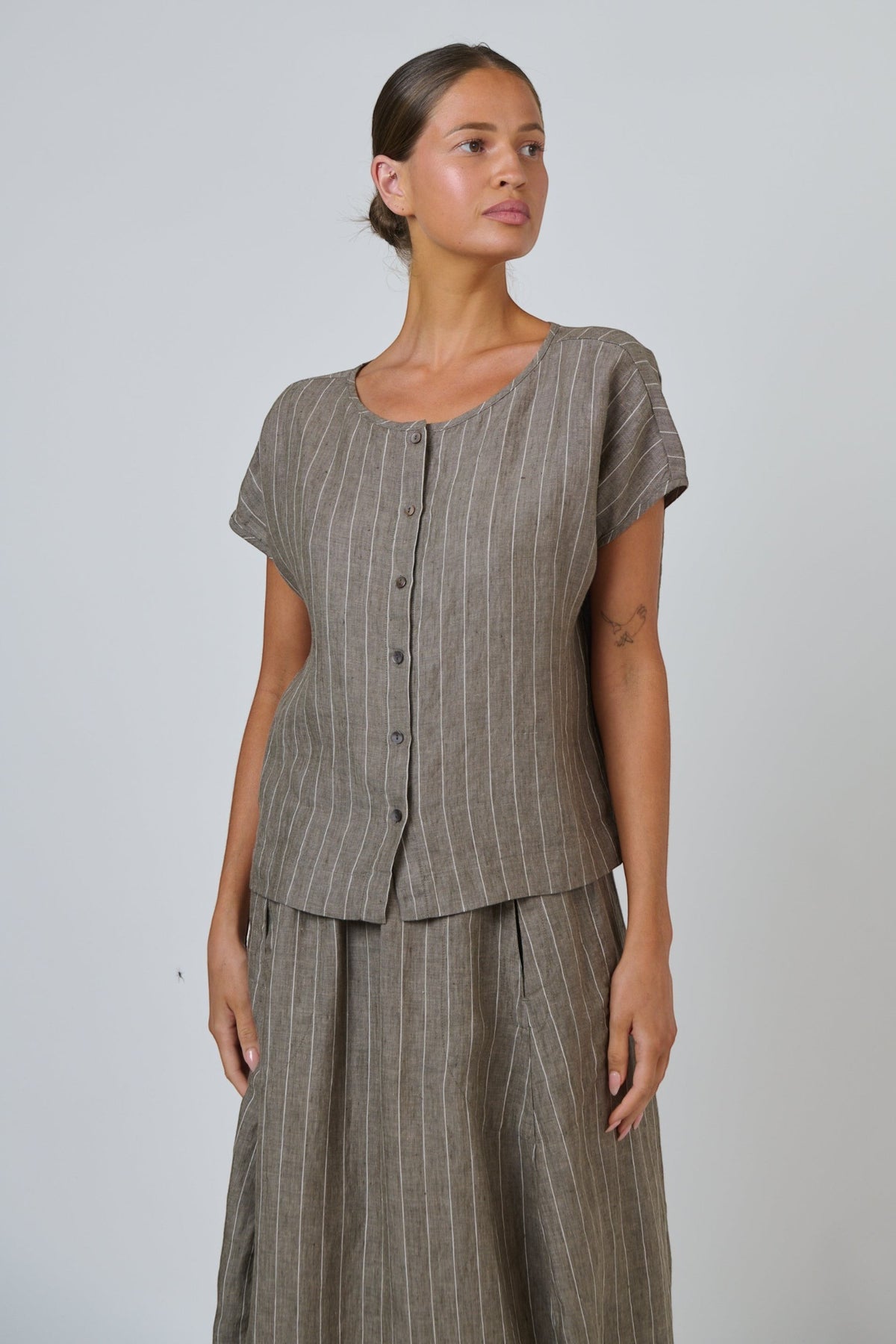 ELSHAM BOUTIQUE GA504 linen button down top in taupe with white vertical stripes, round neckline, and short sleeves.