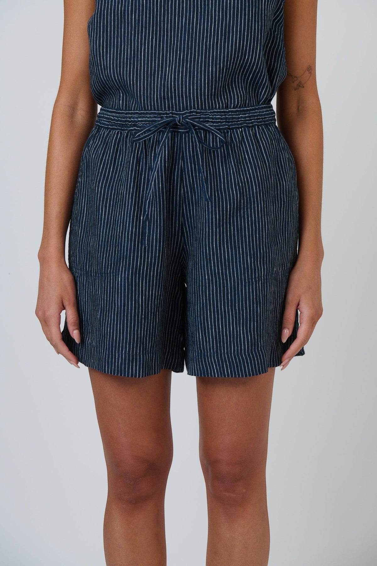 ELSHAM BOUTIQUE GA477 navy blue pinstripe linen shorts with a drawstring waistband and relaxed fit.