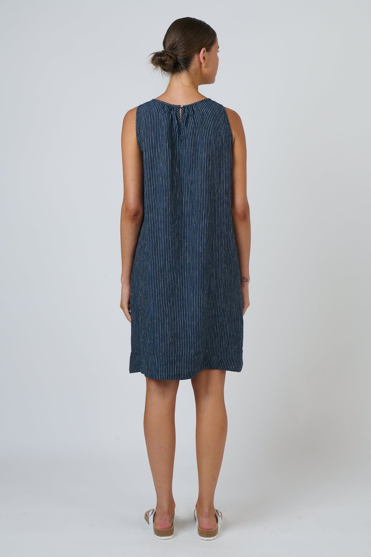 ELSHAM BOUTIQUE GA728 sleeveless navy blue striped linen swing dress with back button detail, knee-length view